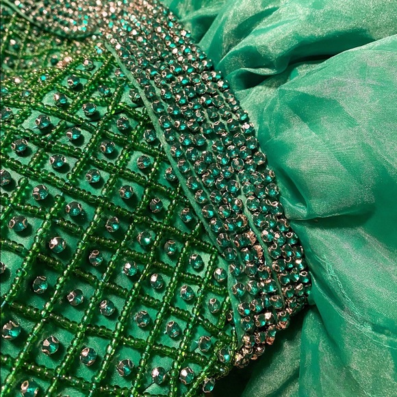 ********SOLD*******Custom Emerald Green Ballgown - Picture 4 of 5